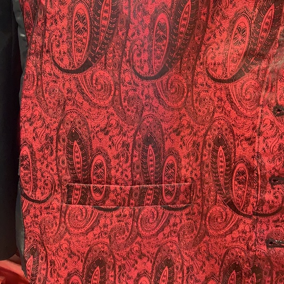 Paisleys red vest - Picture 2 of 3